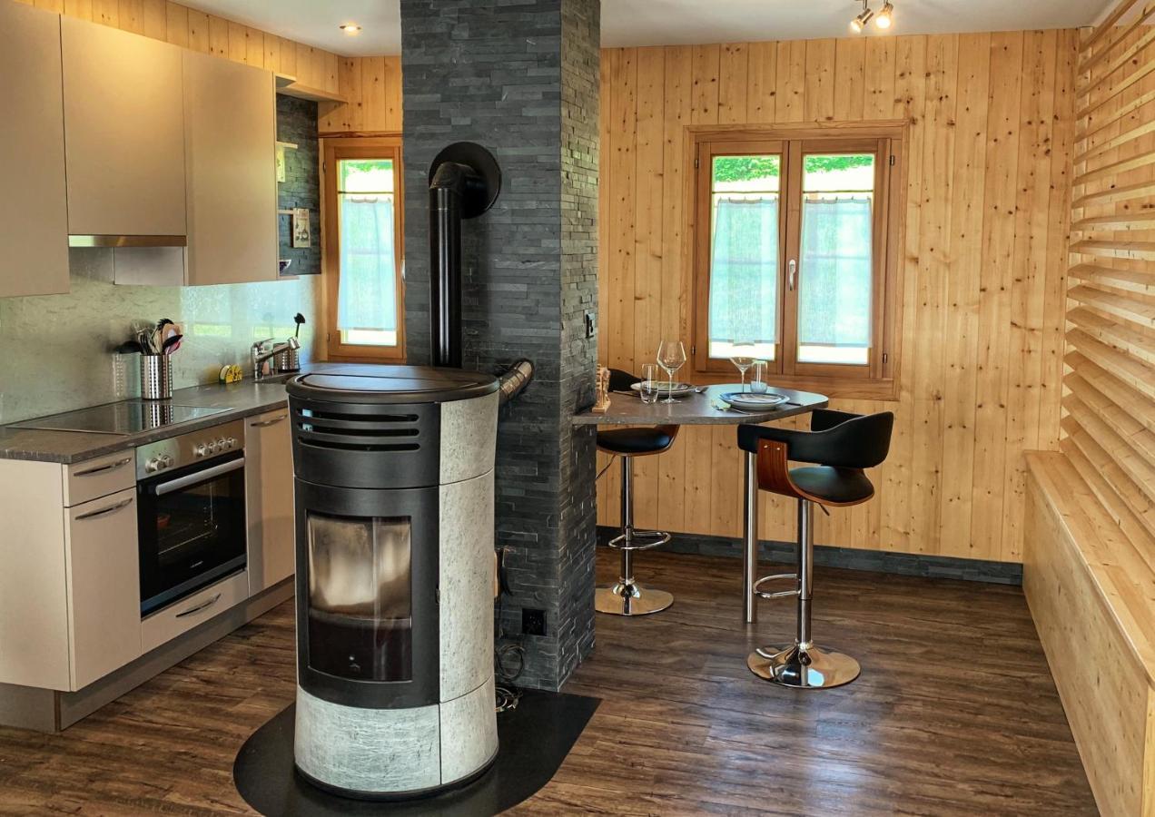 Altitude 910 Chalet Le Paquier (Bernese Jura/Neuchatel)
